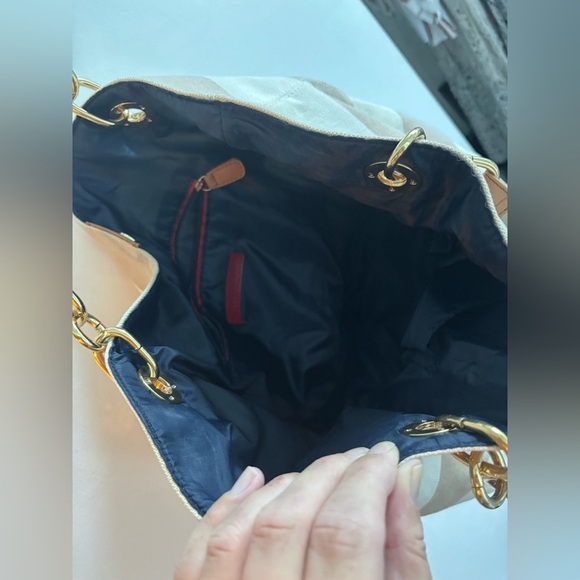 Tommy Hilfiger Striped Tan and Cream Tote Bag - Picture 7 of 8